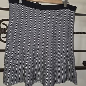 Ann Taylor Black and White Chevron A-Line Skirt